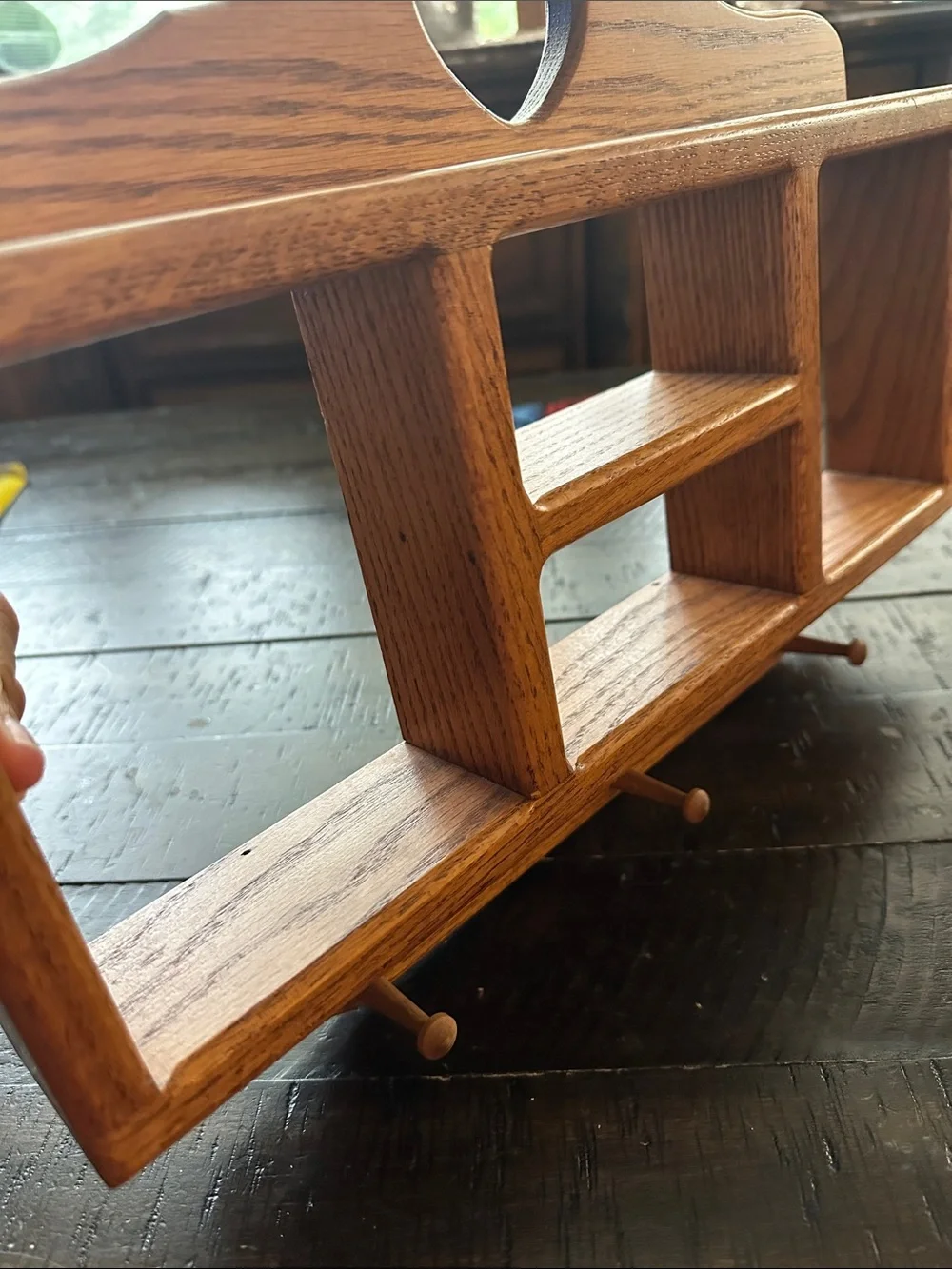 Wooden Heart Shelf. *great condition* 3 pegs.